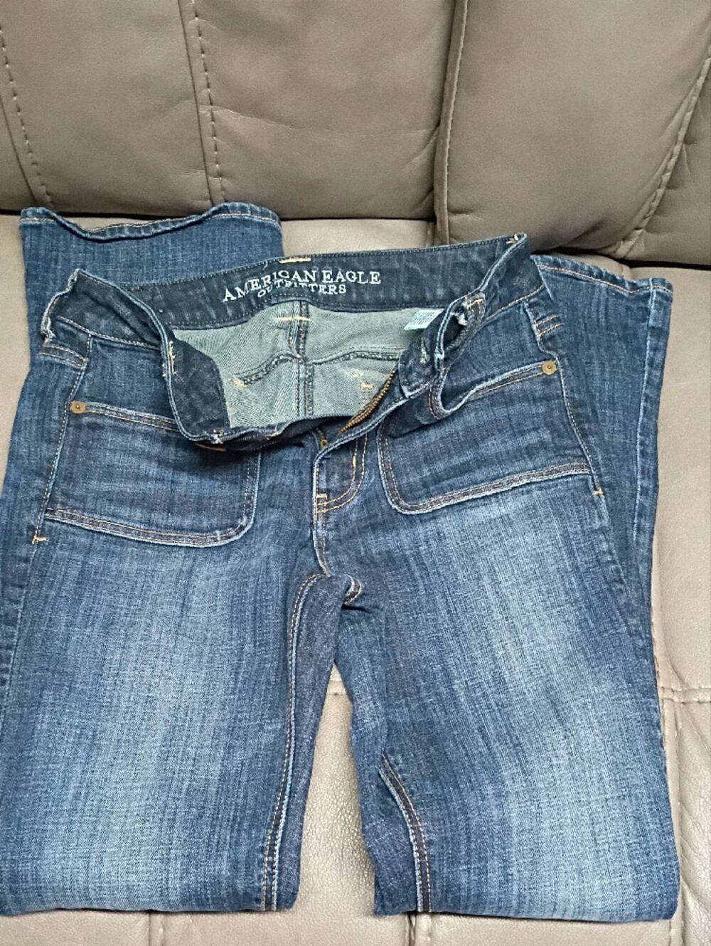 American Eagle Outfitters Dark Blue Denim Jeans with Contrast Stitching - Picture 4 of 5